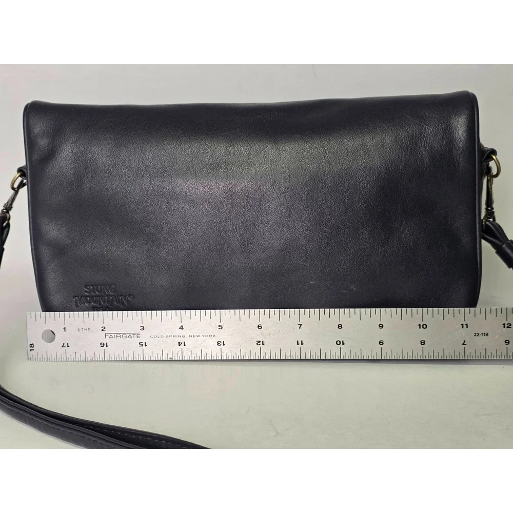 Stone Mountain Women's Purse Handbag Bag Navy Leather Pockets‎ Zip Close